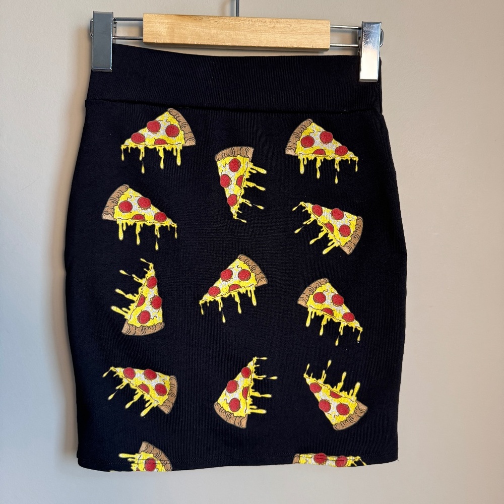 Clumsy Cat Women's Novelty Pizza Slice Print Pull On Mini Skirt Black Small
